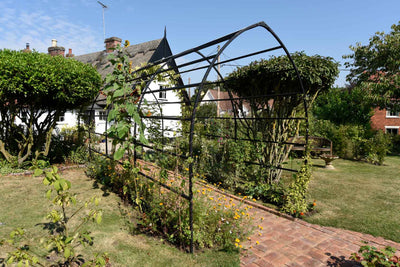 Arche-exterieur--metal_Gothique