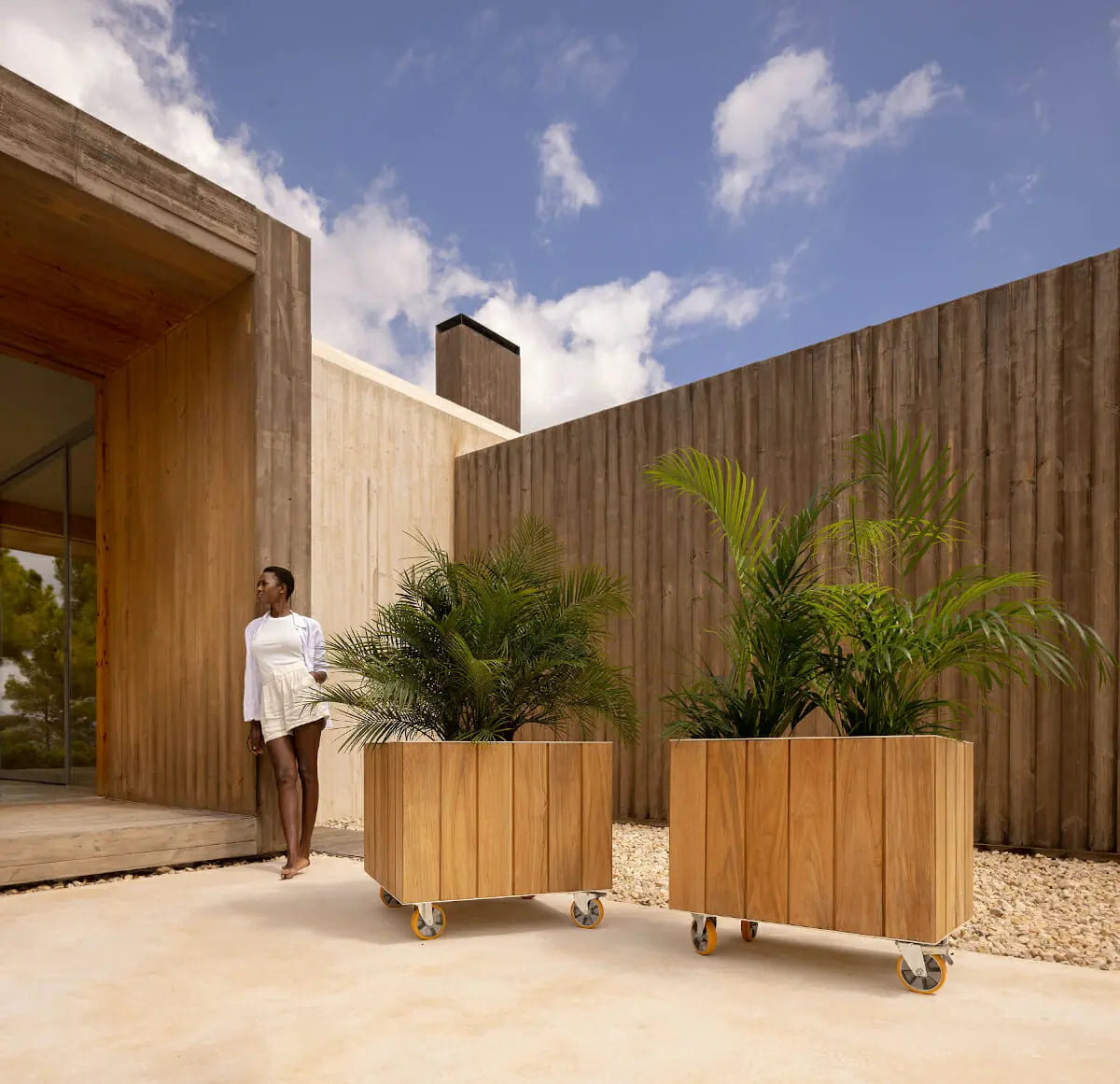 jardiniere vondom vineyard