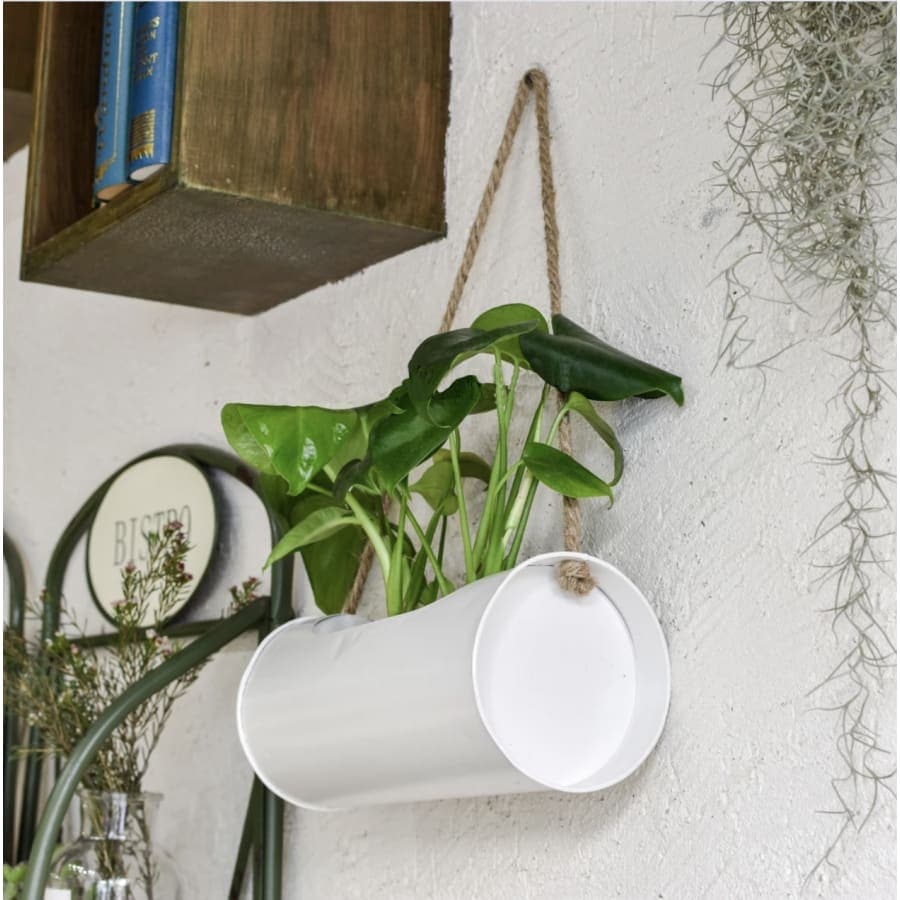 cache pot mural blanc