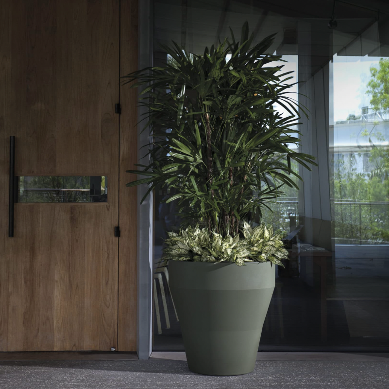 gros-pot-fleurs-decoratif-interieur