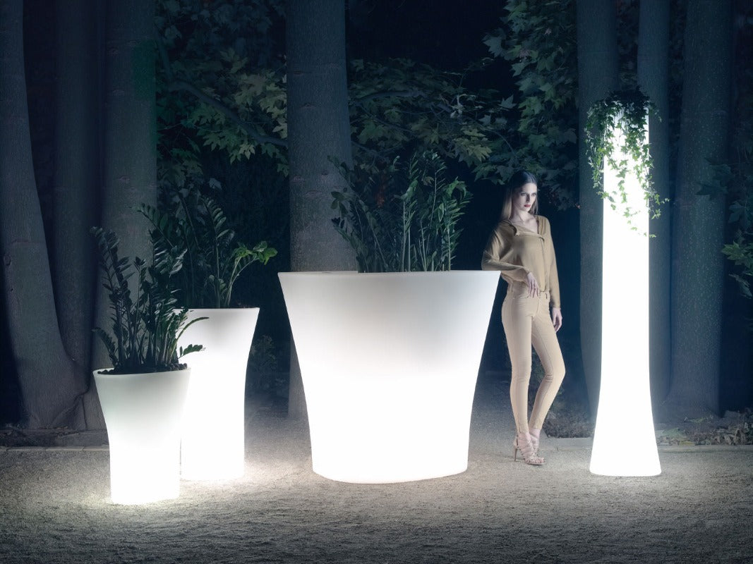 gros pot fleurs exterieur lumineux