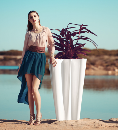 haut pot de fleurs blanc