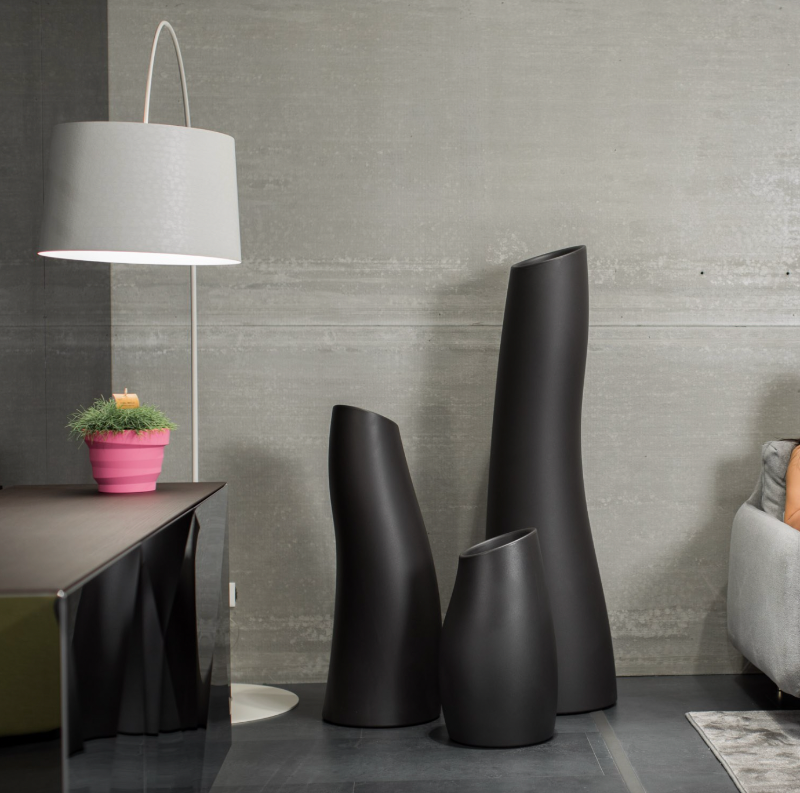 pot-de-fleurs-haut-et-etroit