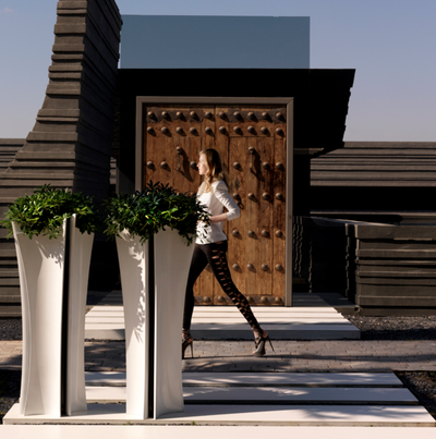 pot haut design extérieur blanc